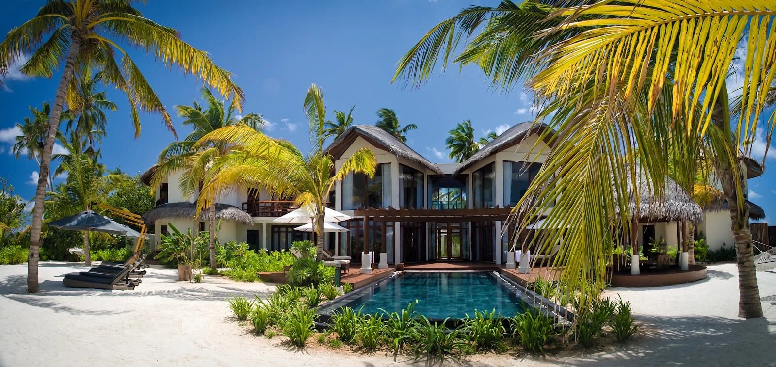 Constance Halaveli Resort