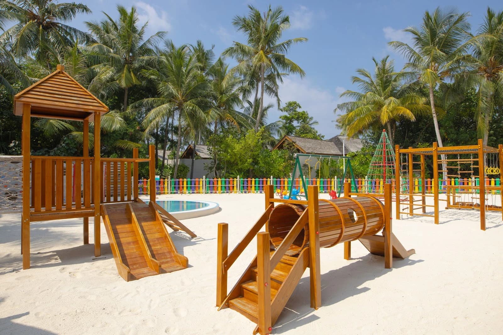 Emerald Faarufushi Resort & Spa