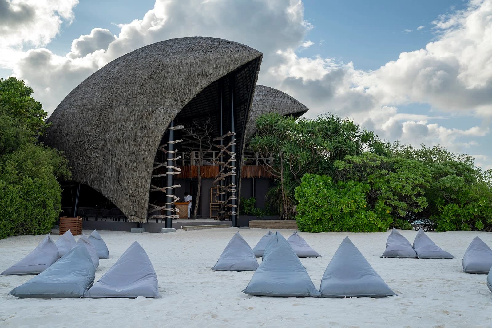 Niva Dhigali Maldives