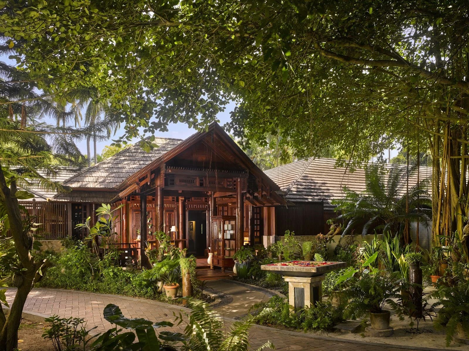 Royal Island Resort and Spa