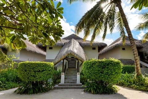 Sheraton Maldives Full Moon Resort & Spa