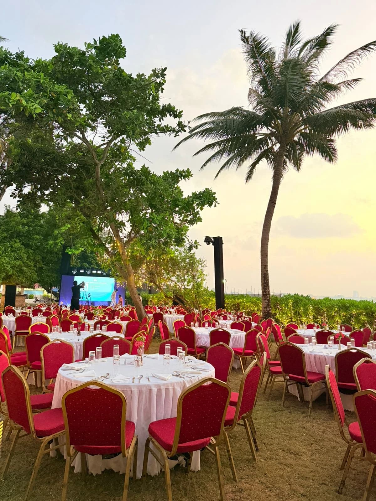 Hulhule Island Hotel