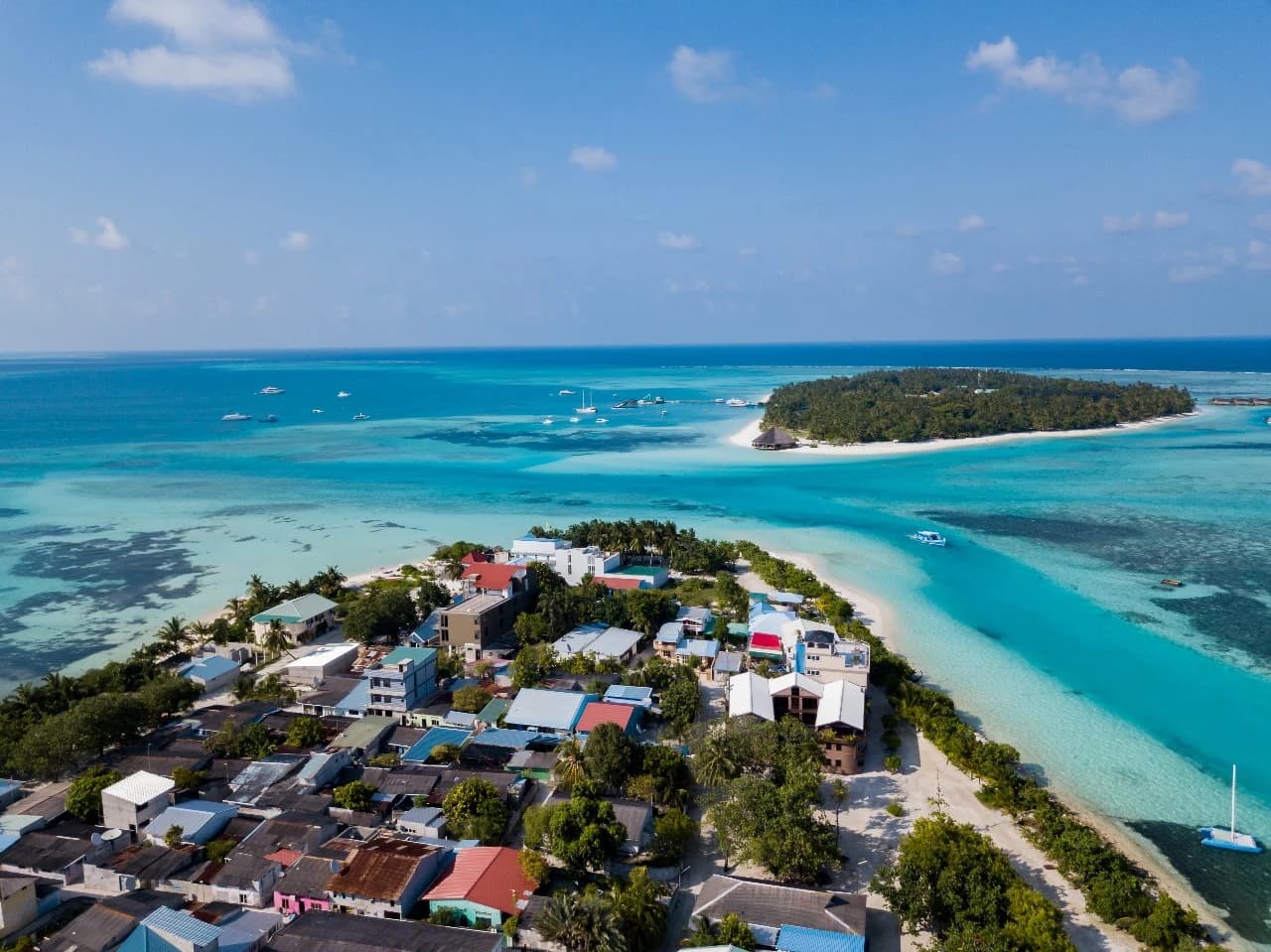 Dhiffushi Tourist
