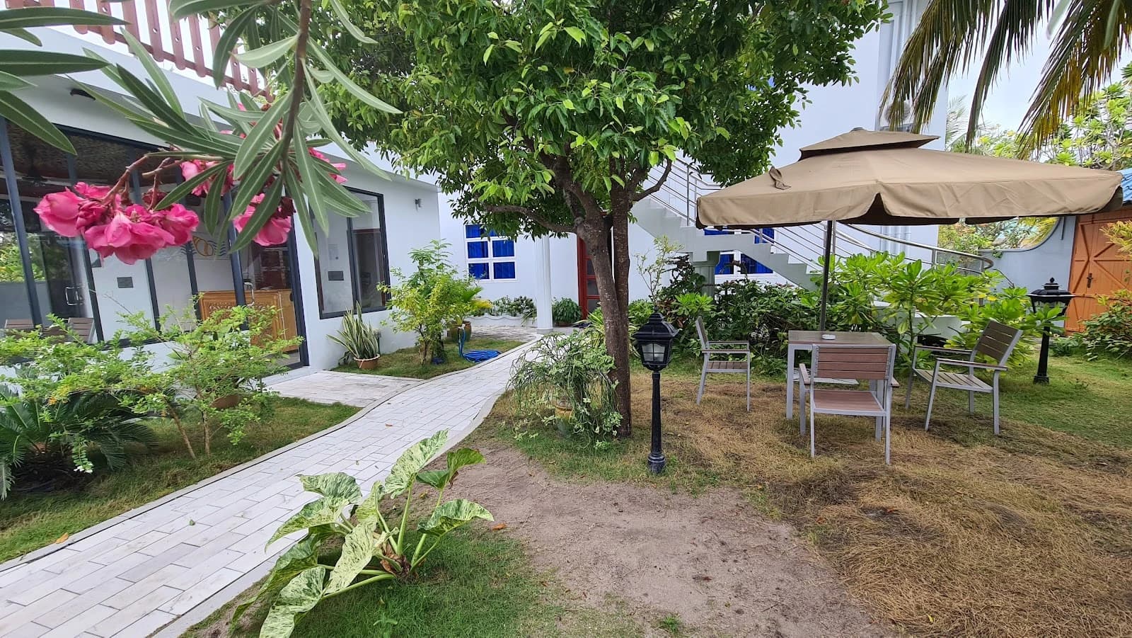 Feridhoo Beach Villa