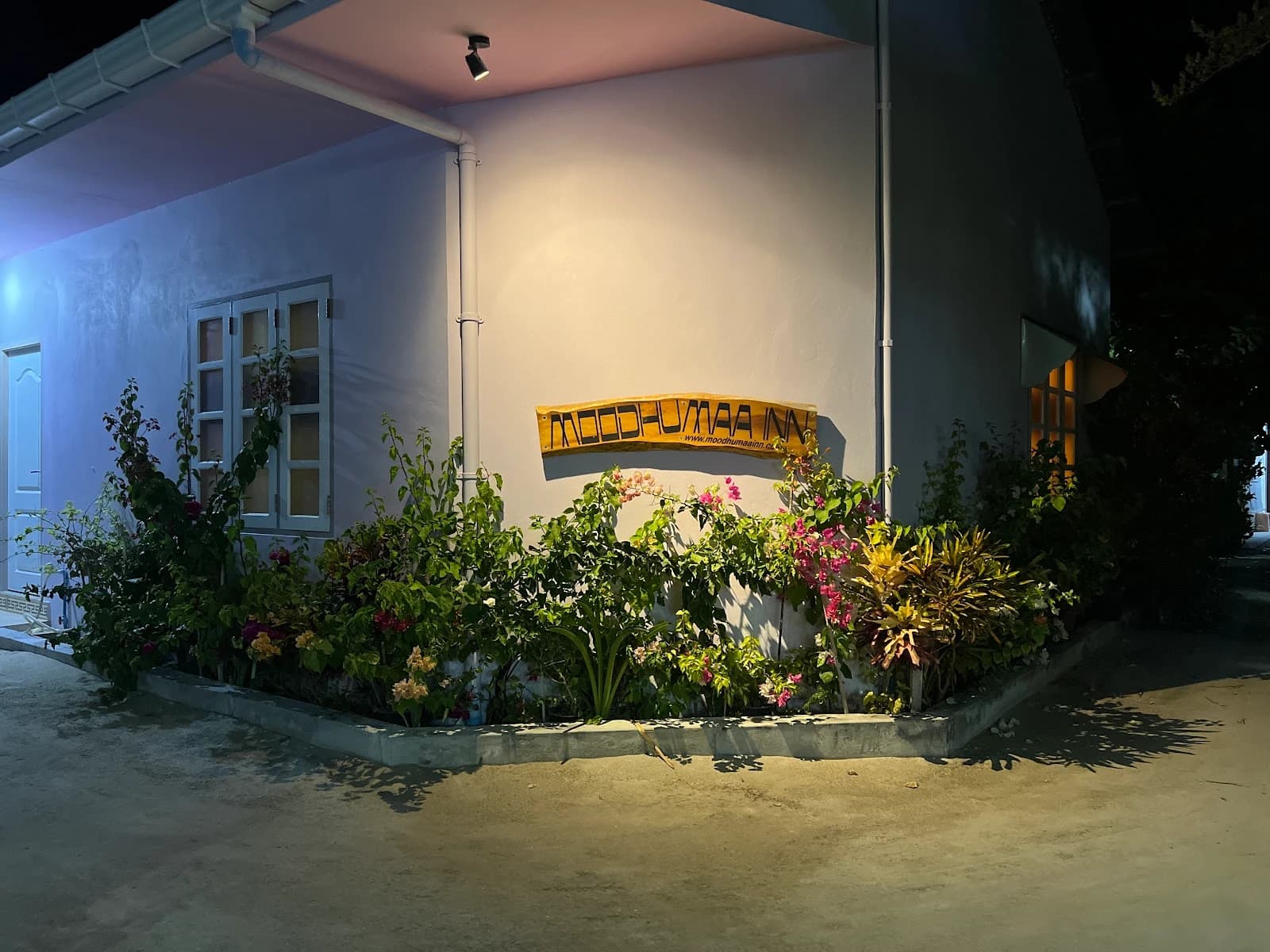 Moodhumaa Inn