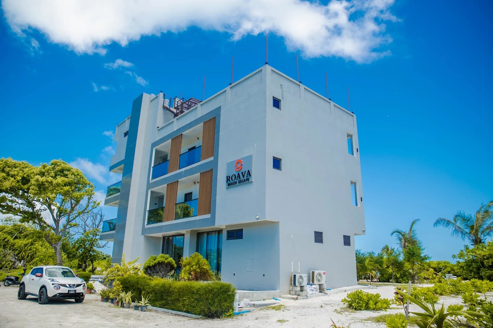 Roava Beach Escape