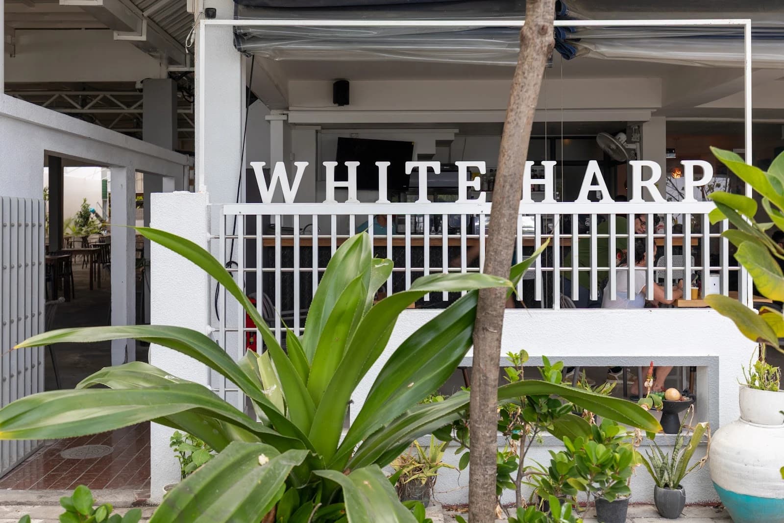 The White Harp Inn