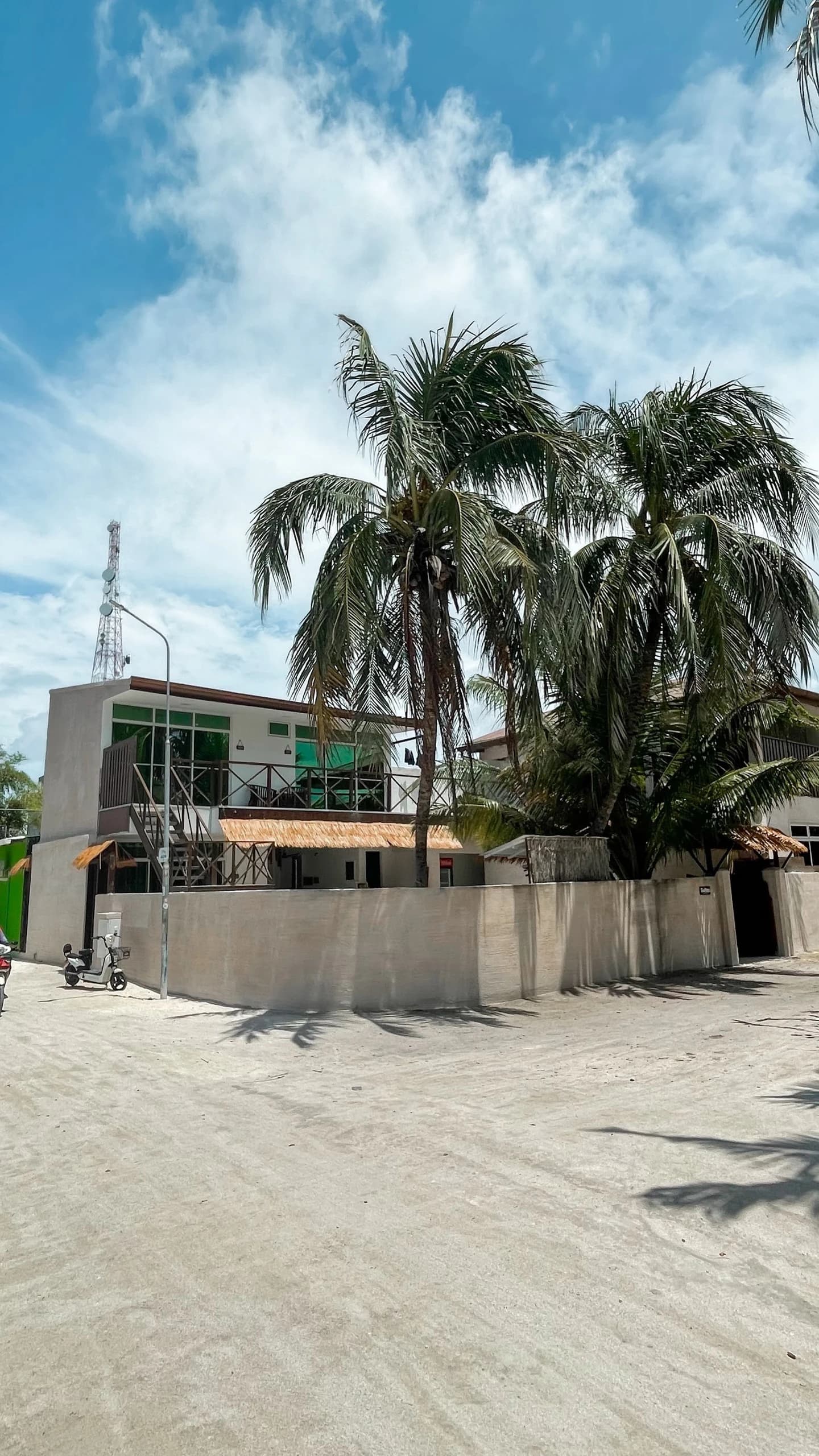 Twin Palms Surfhouse