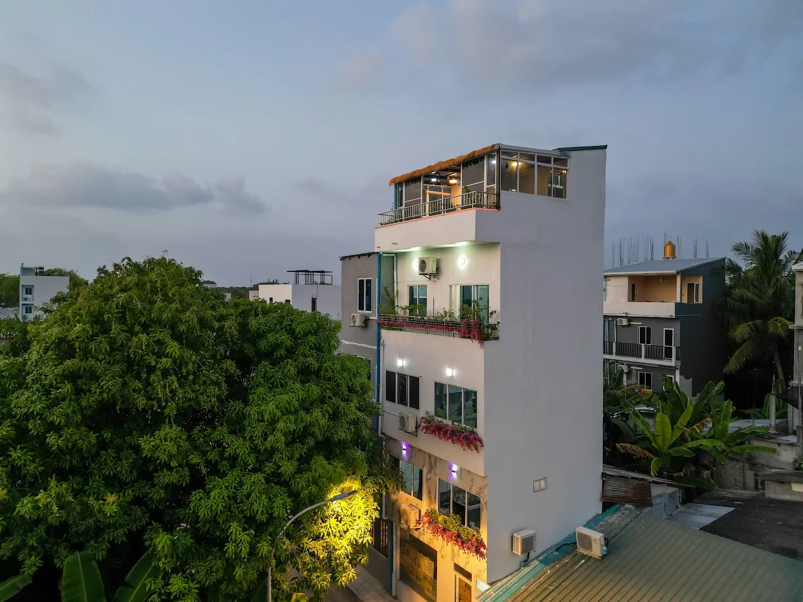 Naseema Hiya