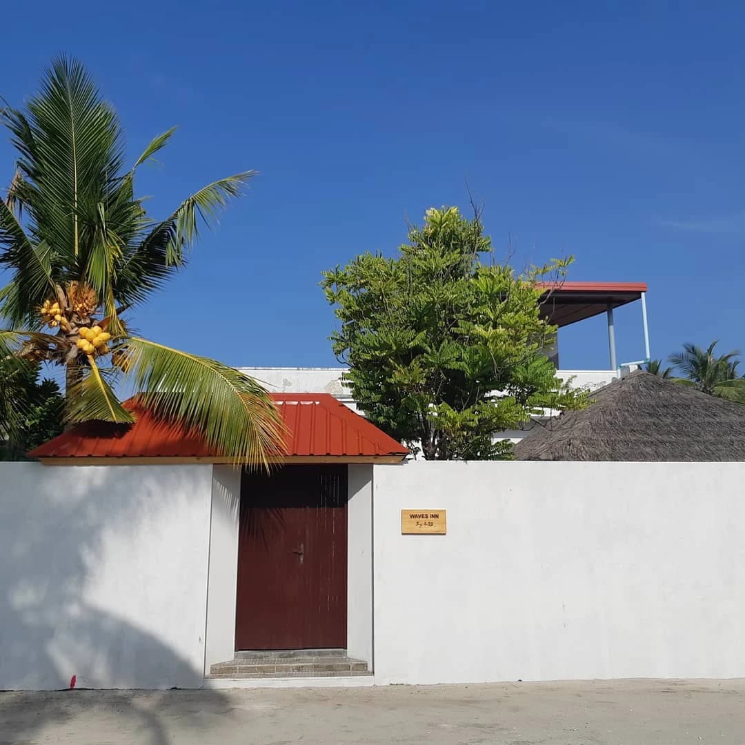 Waves Inn